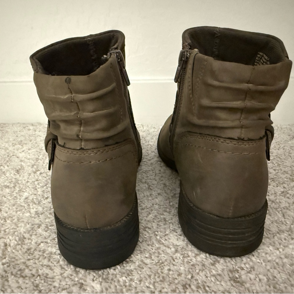 Earth Spirit Olive Taupe Ankle Boots with Buckle and Zipper - Picture 4 of 7
